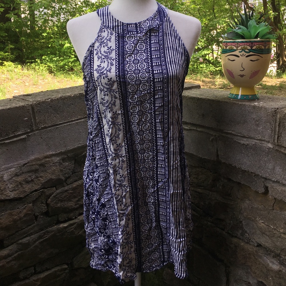 🌙 6/$30 Blue and white halter summer sundress